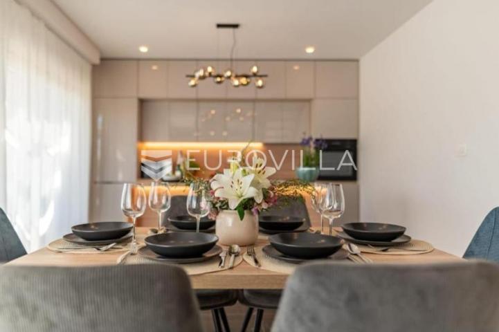 Zadar, Privlaka Luksuzna dizajnerska vila s bazenom neto korisne površine 134,83 m²