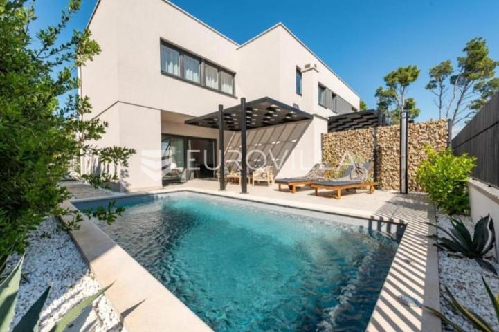 Zadar, Privlaka Luksuzna dizajnerska vila s bazenom neto korisne površine 134,83 m²