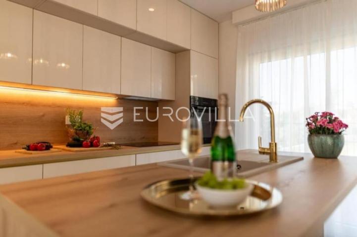 Zadar, Privlaka Luksuzna dizajnerska vila s bazenom neto korisne površine 134,83 m²