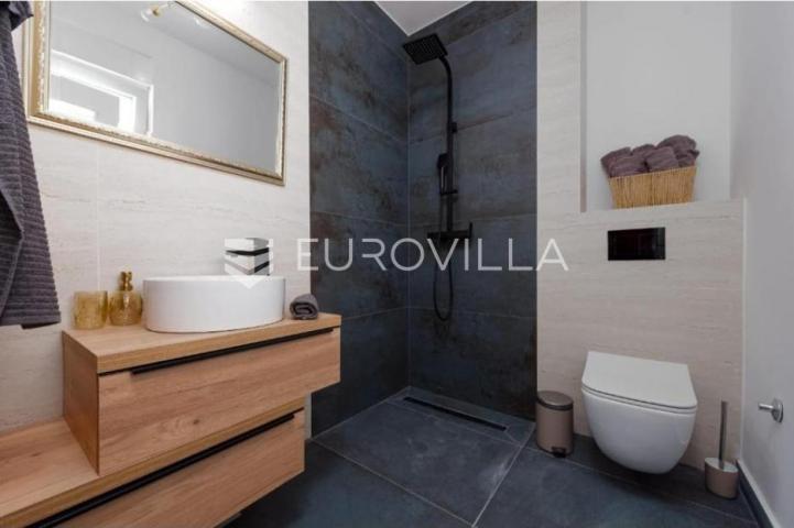 Zadar, Privlaka Luksuzna dizajnerska vila s bazenom neto korisne površine 134,83 m²