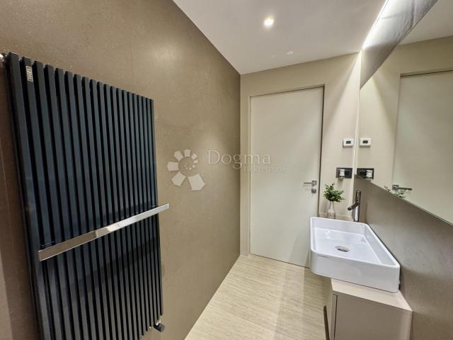 Istra - Luksuzan penthouse s panoramskim pogledom na more
