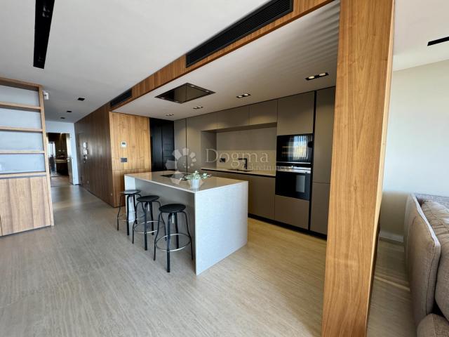 Istra - Luksuzan penthouse s panoramskim pogledom na more