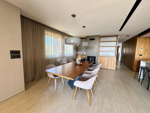 Istra - Luksuzan penthouse s panoramskim pogledom na more