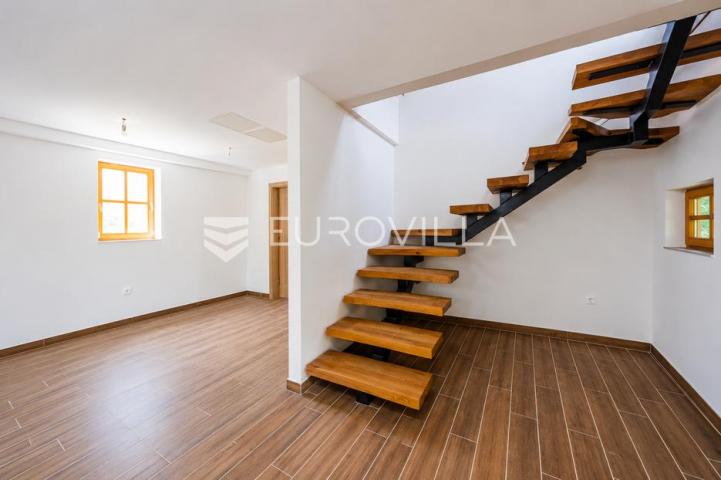 Samobor, Grdanjci, prostrana kuća 180 m² na zemljištu površine 2127 m²