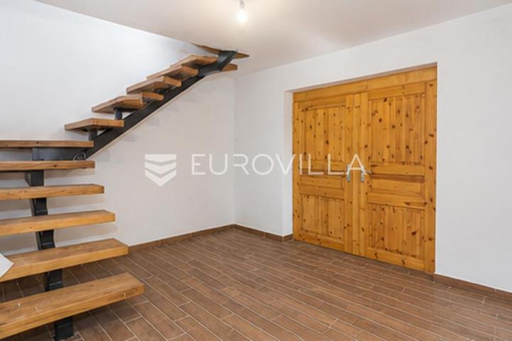 Samobor, Grdanjci, prostrana kuća 180 m² na zemljištu površine 2127 m²