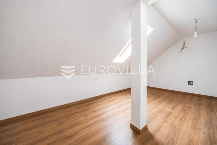 Samobor, Grdanjci, prostrana kuća 180 m² na zemljištu površine 2127 m²