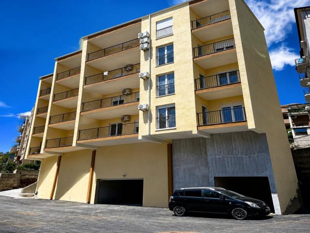 JEDNOSOBAN STAN 60M2 SA PANORAMSKIM POGLEDOM NA MORE I GRAD – LAZI, BUDVA