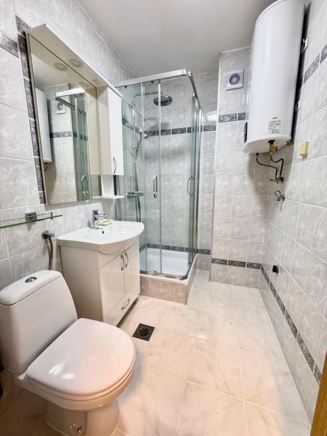 LUKSUZAN JEDNOSOBAN STAN 45 m² SA OTVORENIM POGLEDOM NA MORE – SVETI STEFAN, BUDVA | MOGUĆNOST PLAĆA