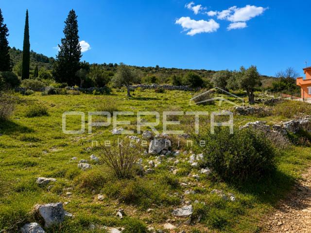 Građevinsko zemljište 500 m do mora, Marina, Trogir