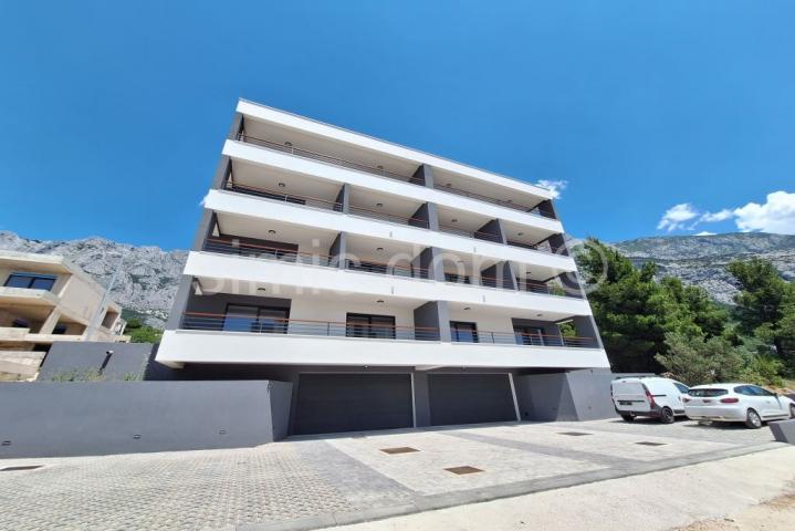 Jednosoban stan s parkingom, Makarska