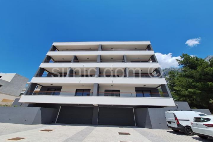 Jednosoban stan s parkingom, Makarska