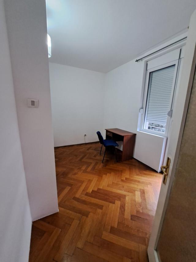 Poslovni prostor 82 m² na Izdavanje – Centar, Podgorica