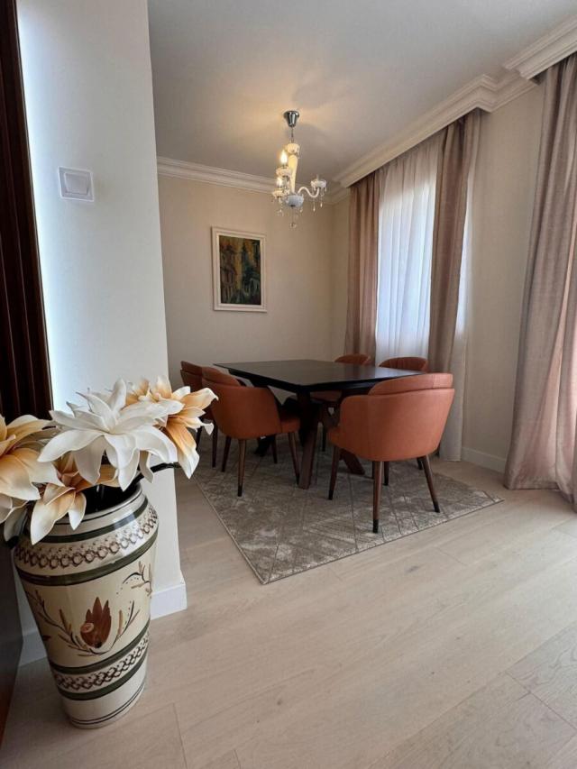 Izdaje se, 105m2, Trosoban stan kod Milenijuma