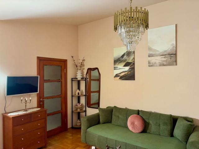 Garsonjera, 37m2, Preko Morače, IZDAVANJE