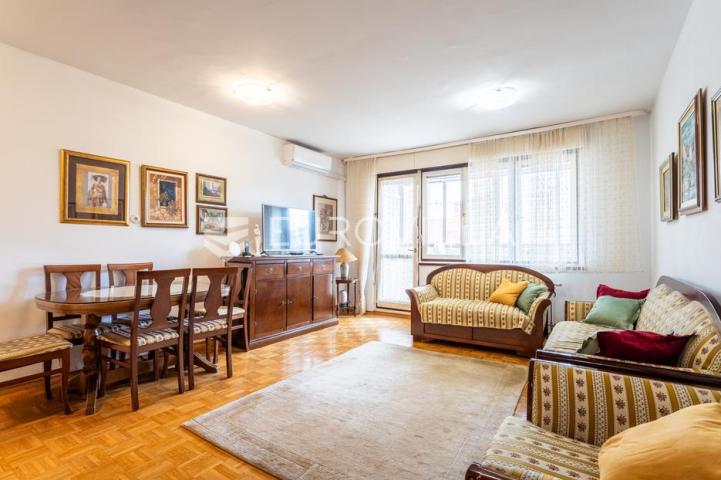 Split, Sućidar, odličan trosoban stan ukupne površine 84 m²