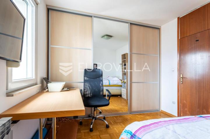 Split, Sućidar, odličan trosoban stan ukupne površine 84 m²