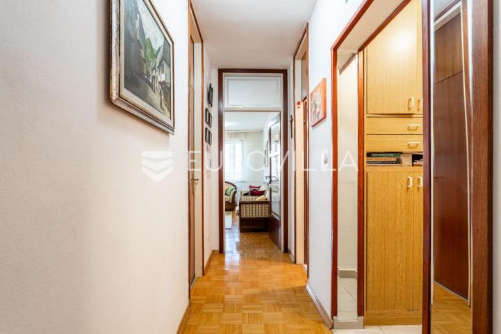 Split, Sućidar, odličan trosoban stan ukupne površine 84 m²