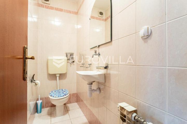 Split, Sućidar, odličan trosoban stan ukupne površine 84 m²