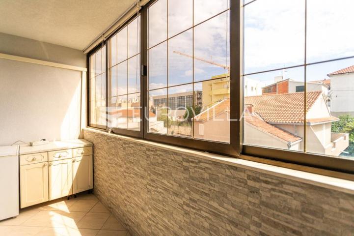 Split, Sućidar, odličan trosoban stan ukupne površine 84 m²