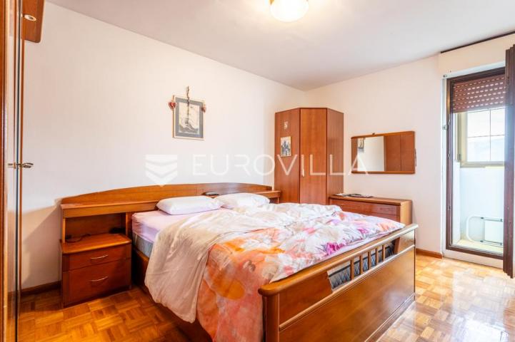 Split, Sućidar, odličan trosoban stan ukupne površine 84 m²