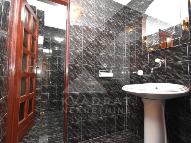 Izdavanje, Kuća, Podgorica, Gorica C, 300m2