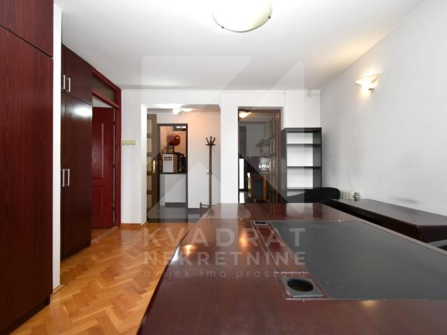 Izdavanje, Kuća, Podgorica, Gorica C, 300m2