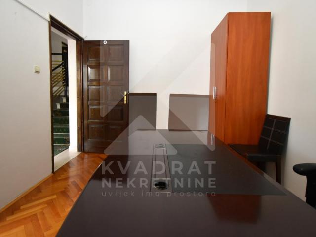 Izdavanje, Kuća, Podgorica, Gorica C, 300m2