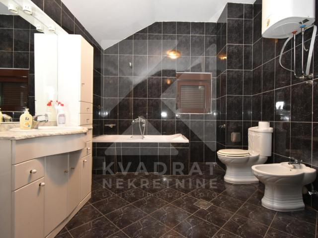 Izdavanje, Kuća, Podgorica, Gorica C, 300m2