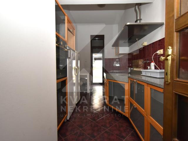 Izdavanje, Kuća, Podgorica, Gorica C, 300m2