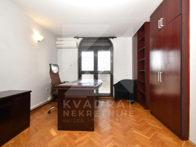 Izdavanje, Kuća, Podgorica, Gorica C, 300m2