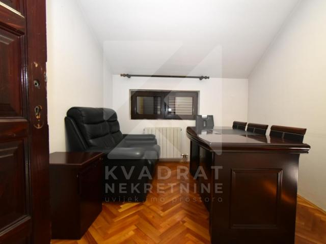 Izdavanje, Kuća, Podgorica, Gorica C, 300m2