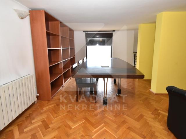 Izdavanje, Kuća, Podgorica, Gorica C, 300m2
