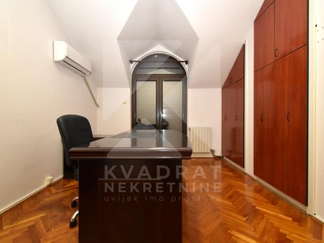 Izdavanje, Kuća, Podgorica, Gorica C, 300m2