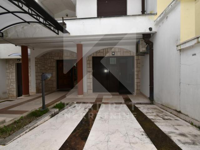 Izdavanje, Kuća, Podgorica, Gorica C, 300m2