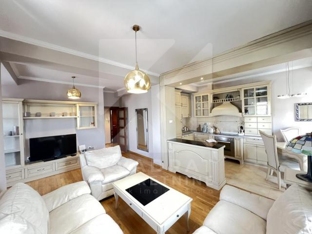 Izdavanje, Dvosoban stan, Podgorica, Centar, 65m2