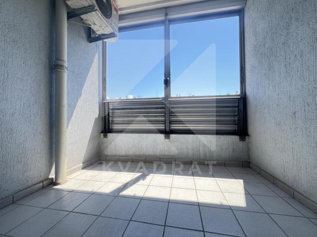 Izdavanje, Dvosoban stan, Podgorica, Preko Morače, 75m2