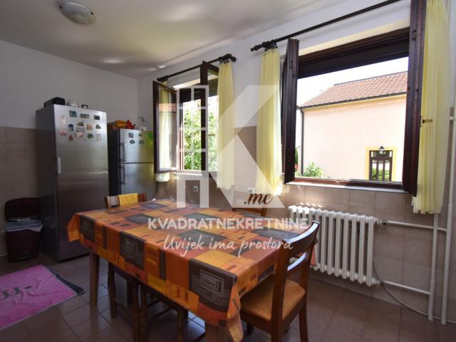 Izdavanje, Kuća, Podgorica, Masline, 340m2
