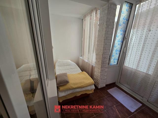 Komforna garsonjera 44m2 adaptirana u jednosoban stan, Gospoština, Budva