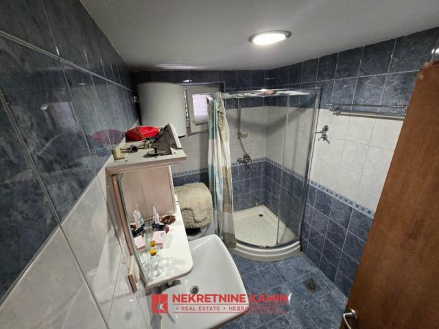 Komforna garsonjera 44m2 adaptirana u jednosoban stan, Gospoština, Budva