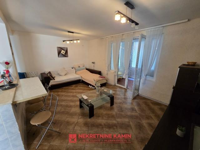 Komforna garsonjera 44m2 adaptirana u jednosoban stan, Gospoština, Budva