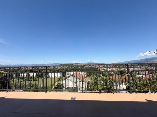 Podgorica, Masline - kuća sa panoramskim pogledom na Podgoricu