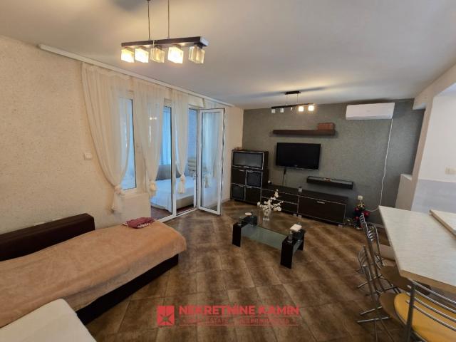 Komforna garsonjera 44m2 adaptirana u jednosoban stan, Gospoština, Budva