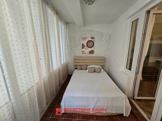 Komforna garsonjera 44m2 adaptirana u jednosoban stan, Gospoština, Budva