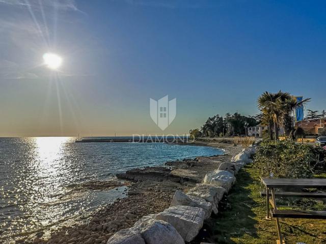 Umag, Lovrečica, Useljiv stan s pogledom na more!