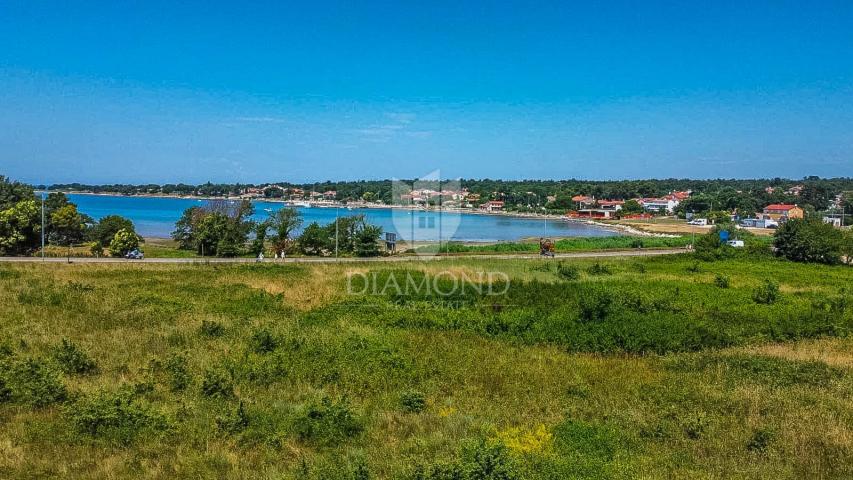Novigrad, okolica, investicijsko zemljište 1 red do mora!