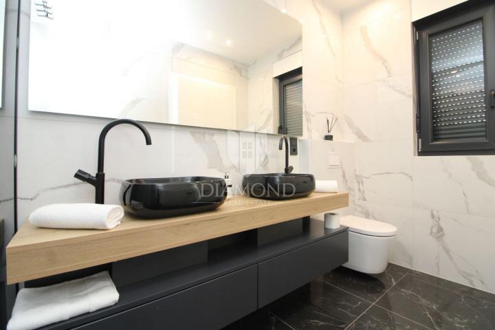 Labin, Moderna vila s bazenom nadomak centra 