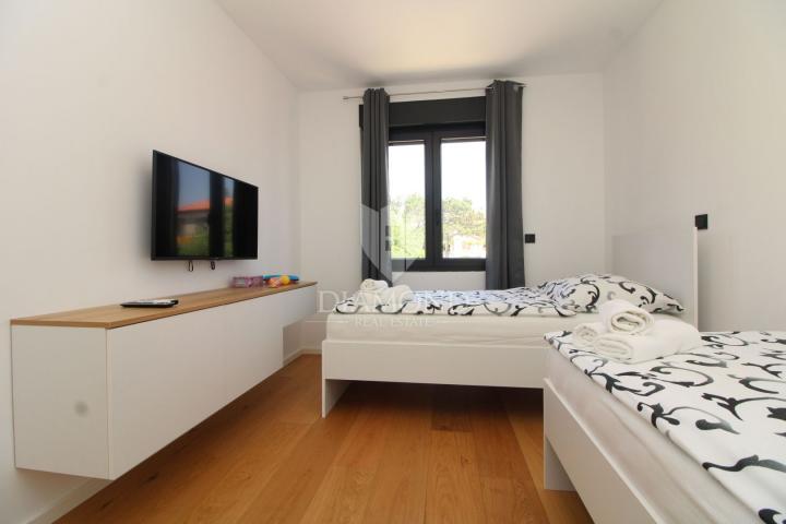 Labin, Moderna vila s bazenom nadomak centra 