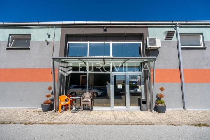 Đakovo, Industrijska zona, poslovna zgrada, 934 m²