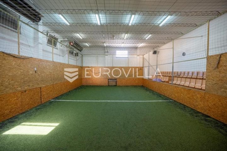 Đakovo, Industrijska zona, poslovna zgrada, 934 m²