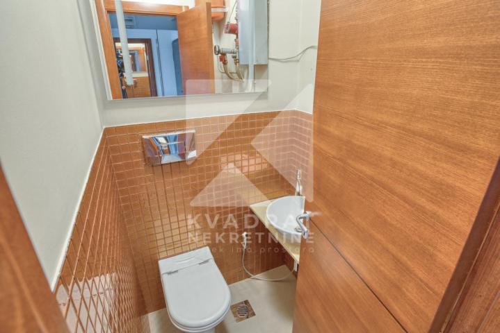 Izdavanje, Dvosoban stan, Podgorica, Centar, 90m2